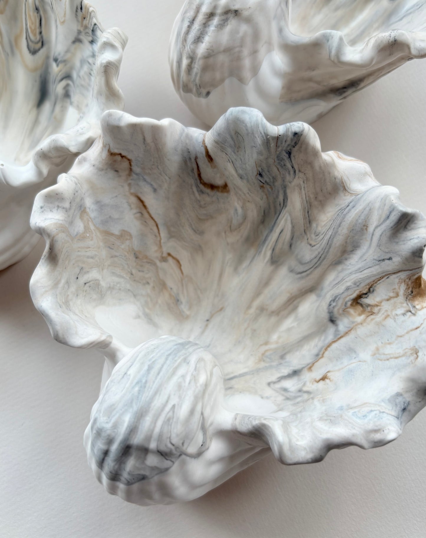 Large Conch Shell - Jesmonite Stoneware